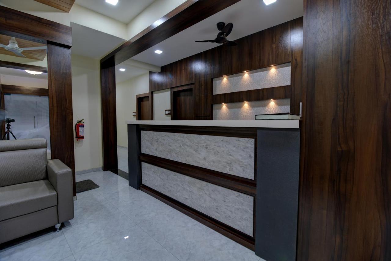 Hotel Mourya Residency Navi Mumbai Exterior foto